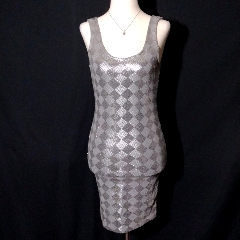 Monaco Sleeveless Gray And Silver Diamond Print Bodycon Sequin Mini Dress Size S